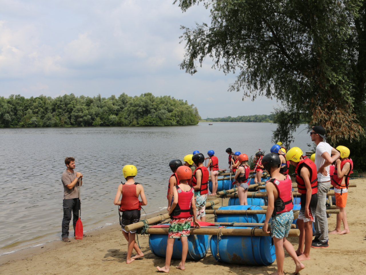 Construction de radeau et navigation