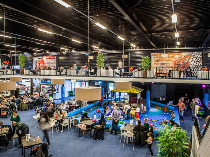 Restaurant aire de jeux intérieure